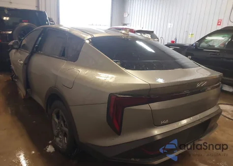 2025 Kia K4 Lxs z USA, uszkodzony, nr VIN 3KPFT4DE1SE170134